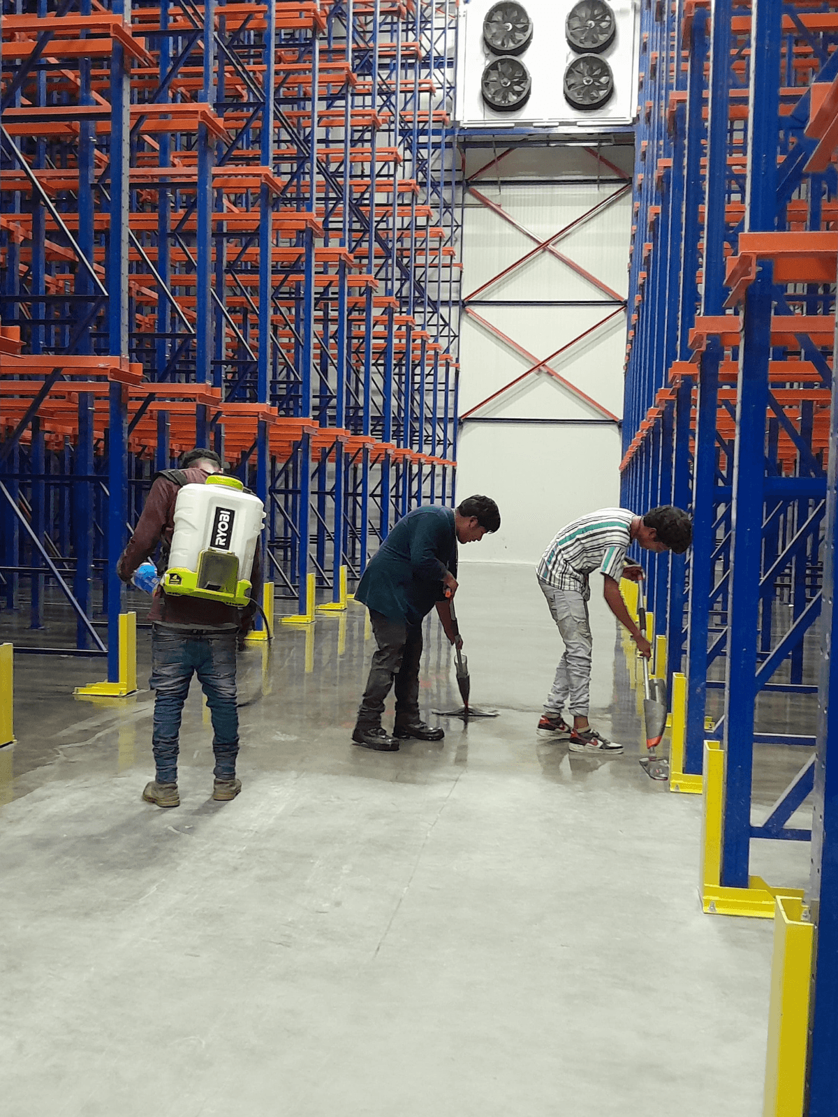 Densificado de concreto en nave industrial - Osfactor